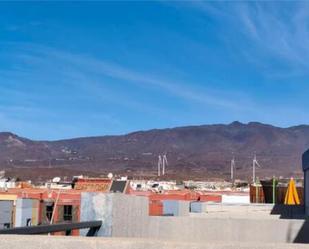 Vista exterior de Casa o xalet de lloguer en Agüimes amb Terrassa