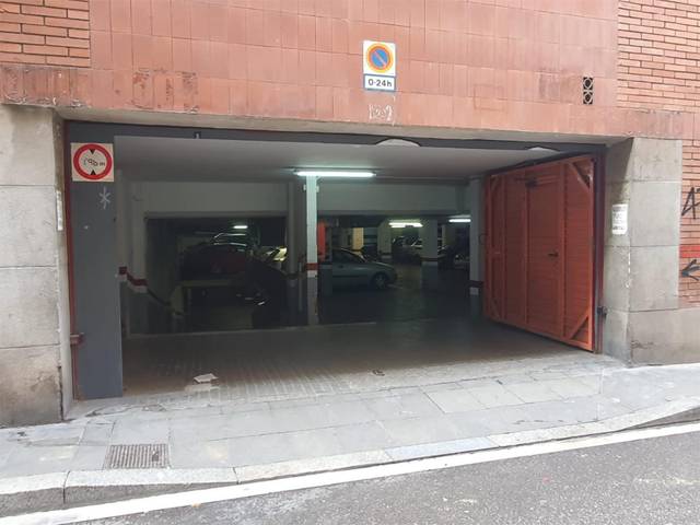 Garaje en Venta en Carrer de Santa Madrona, 26 en El Raval