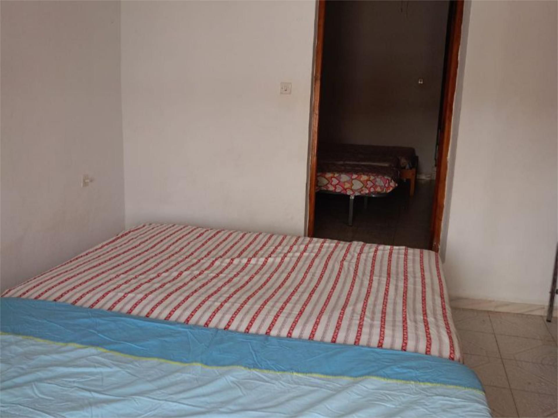 Dormitori de Casa adosada en venda en Cazalla de la Sierra amb Terrassa, Moblat i Balcó