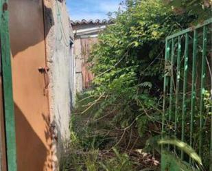 Casa o xalet en venda en Valdelosa amb Jardí privat