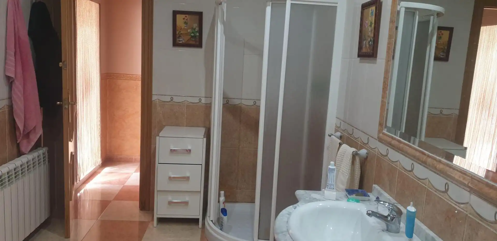 Duplexes for sale in Plaza de la Almadrà, 13, Valdepeñas de Jaén Bathroom of Duplexes for sale in Valdepeñas de Jaén with Terrace, Storage room and Furnished