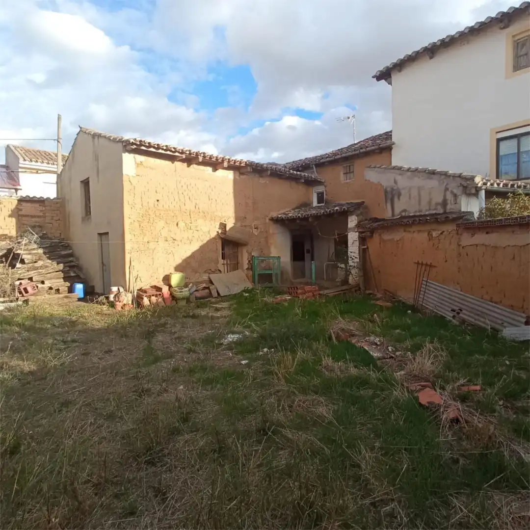 Casa adosada en venta en Lantadilla