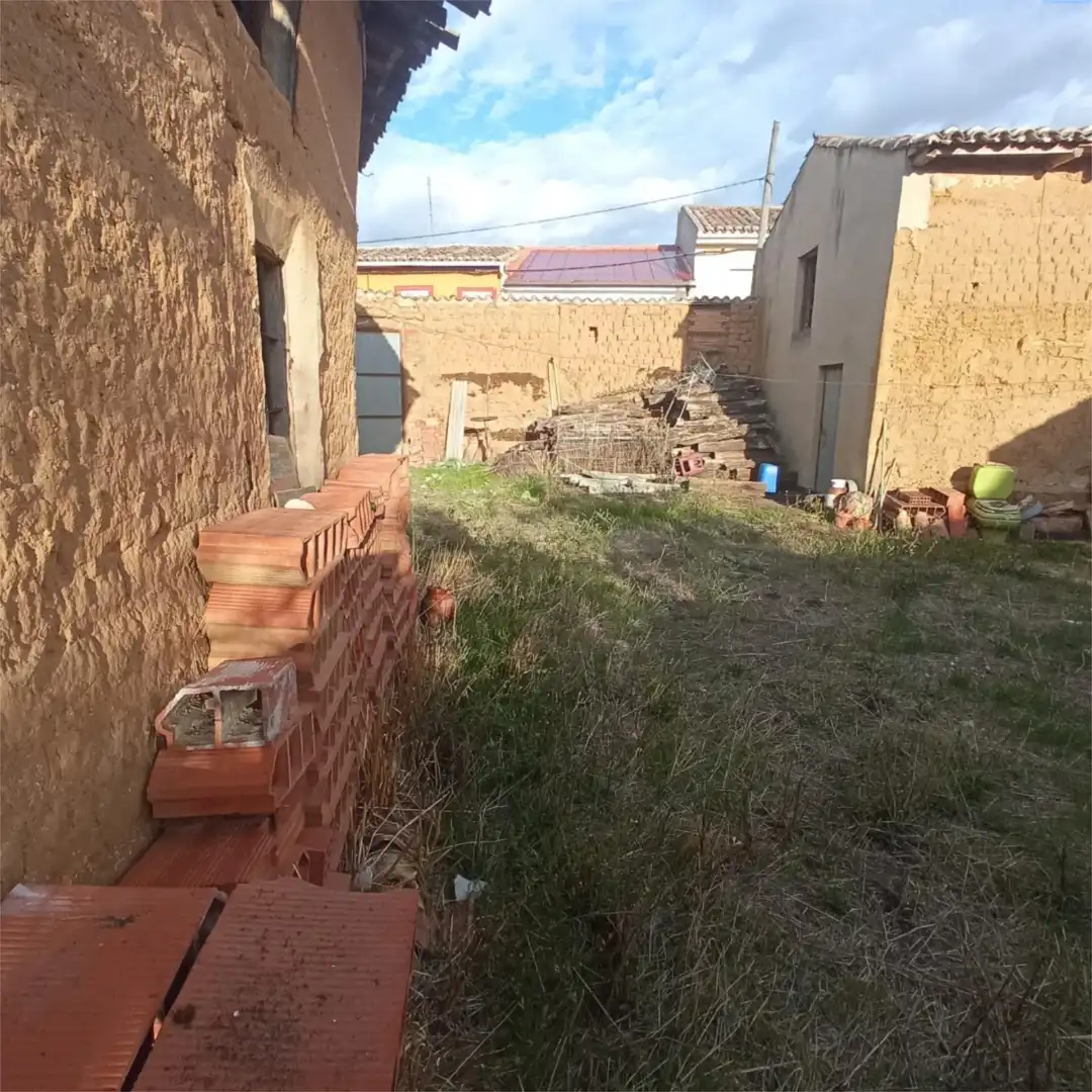 Casa adosada en venta en Lantadilla