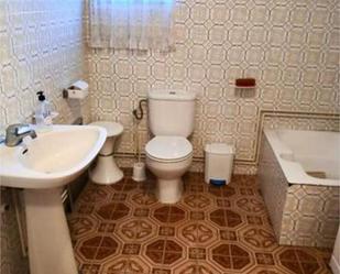 Bathroom of House or chalet for sale in Talayuelas