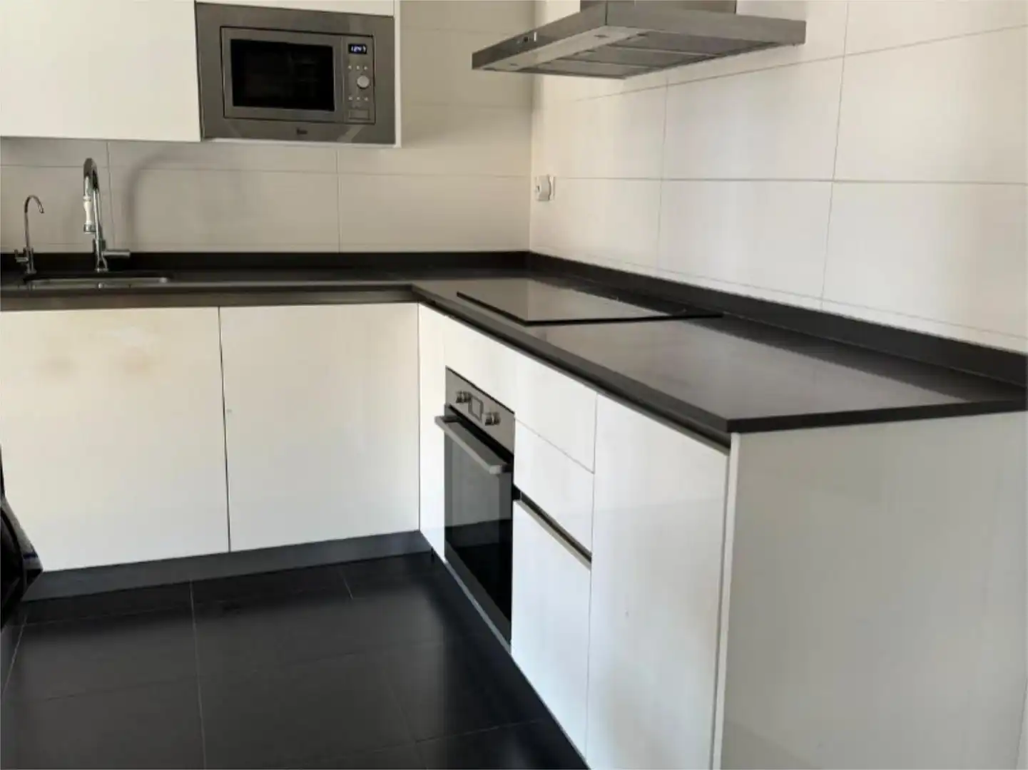 Ático en venta en Maestro José Garberí Serrano, 11, PAU 5 Cocina de Ático en venta en Alicante / Alacant con Aire acondicionado, Jardín privado y Parquet