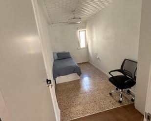 Bedroom of Flat to share in  Valencia Capital