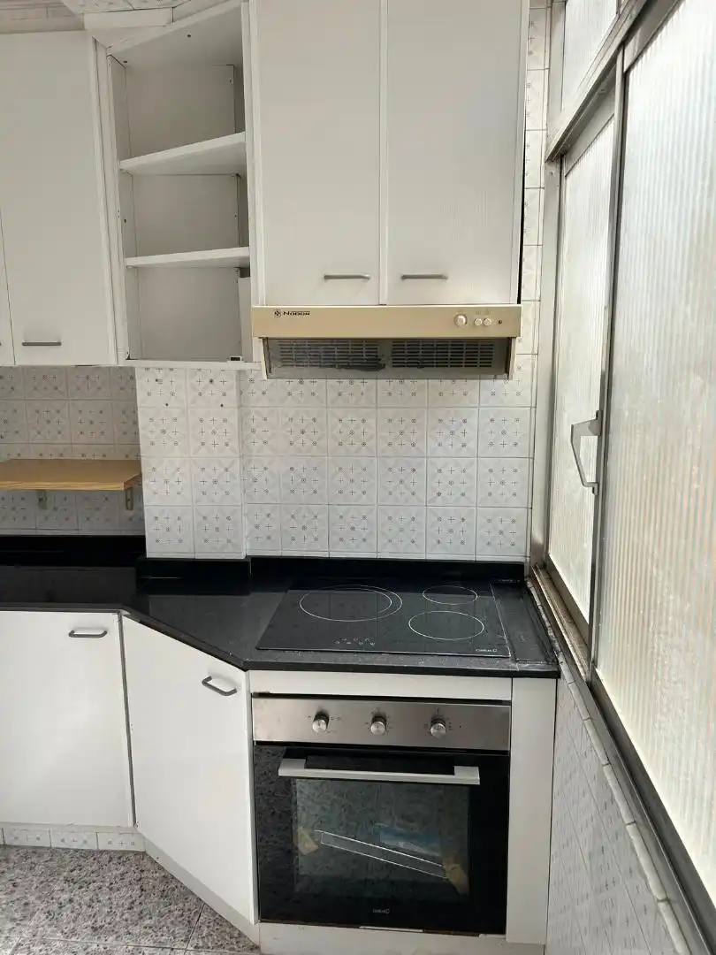 Kitchen of Flat for share in Valencia  with Furnished, Oven and Washing machine