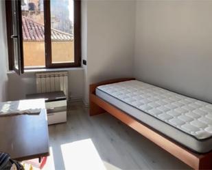 Bedroom of Flat to share in Salamanca Capital