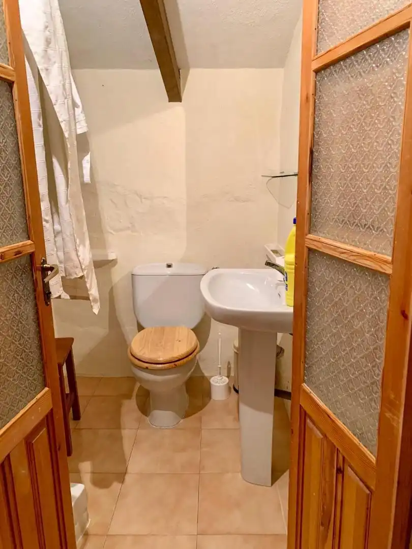 Casa adosada en venta en Calle Manuel Lopez, 8, Montejaque Baño de Casa adosada en venta en Montejaque con Terraza y Balcón