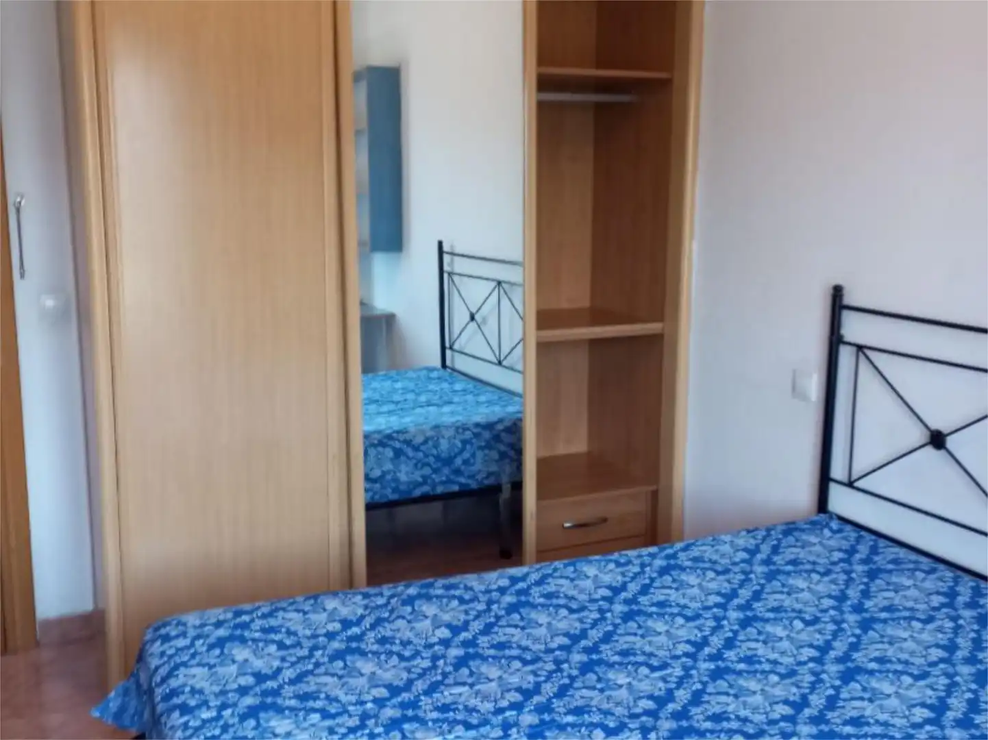 Room in Plaza de San Francisco, 3, Universidad San Francisco Bedroom of Flat for share in Zaragoza with Heating, Private garden and Furnished
