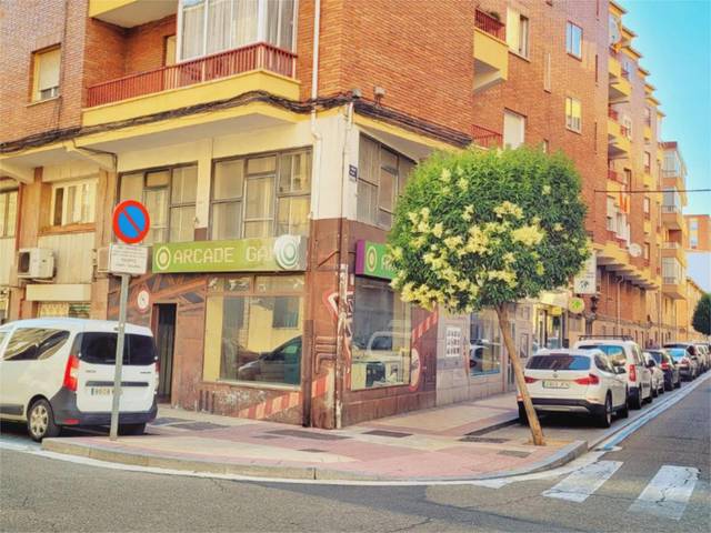 Local comercial en Alquiler en Calle Domingo Martínez, 21 en Plaza de Toros