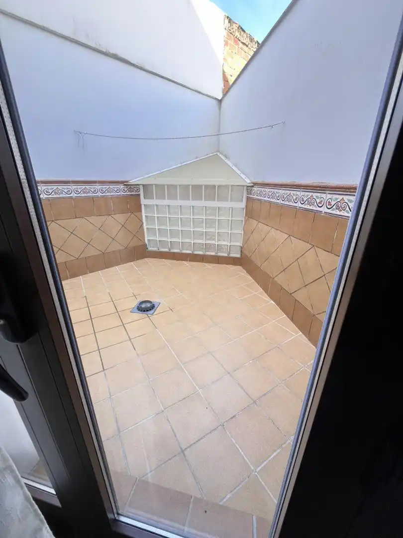 Einfamilien-Reihenhaus zum Verkauf in Calle Alta, 21, Moriles Badezimmer von Einfamilien-Reihenhaus zum Verkauf in Moriles mit Klimaanlage, Heizung und Parkett