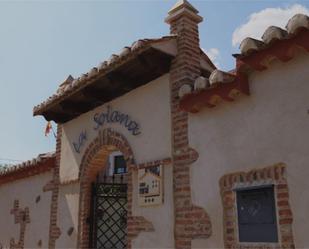 Vista exterior de Finca rústica en venda en Bustillo de la Vega amb Terrassa i Piscina