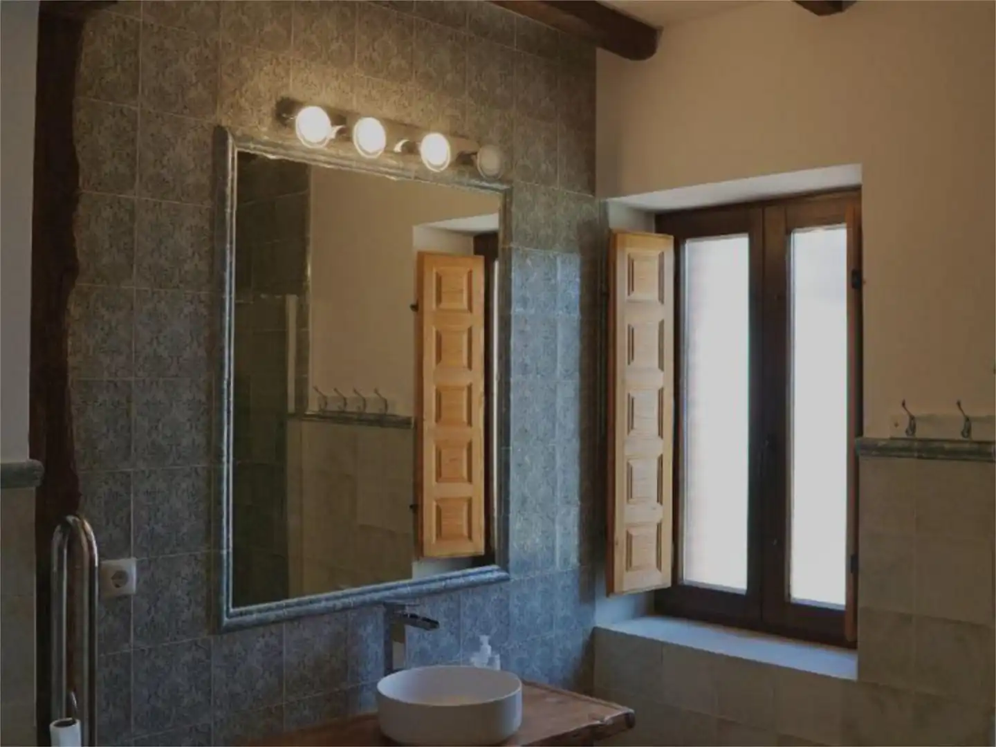 Country homes for sale in Pp-2416, 27, Bustillo de la Vega Bathroom of Country homes for sale in Bustillo de la Vega with Terrace and Swimming Pool