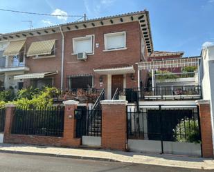 Exterior view of House or chalet for sale in  Madrid Capital  with Air Conditioner and Terrace