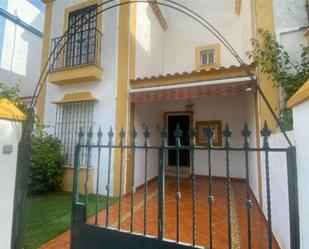 Single-family semi-detached to rent in Castilleja de Guzmán