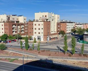 Vista exterior de Pis en venda en Mairena del Aljarafe amb Aire condicionat, Terrassa i Balcó