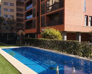 Swimming pool of Apartment to share in  Valencia Capital  with Air Conditioner, Terrace and Swimming Pool