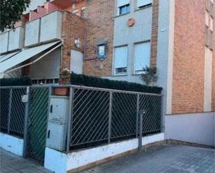 Vista exterior de Casa adosada en venda en Ponferrada amb Calefacció, Jardí privat i Terrassa