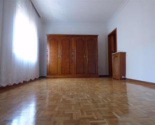 Bedroom of Flat for sale in  Madrid Capital