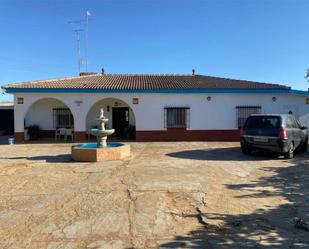 Vista exterior de Finca rústica en venda en Gibraleón amb Aire condicionat i Balcó