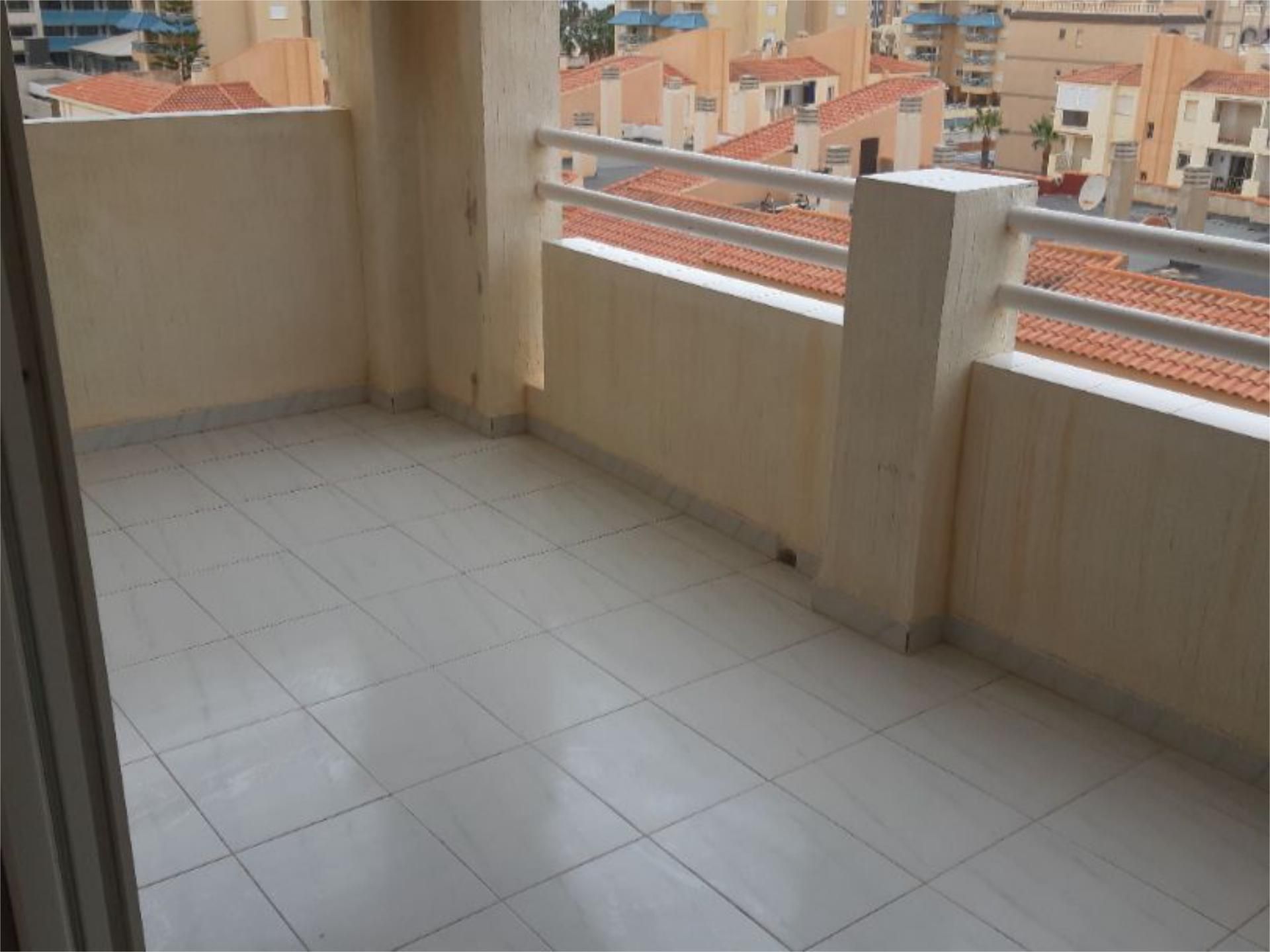 Terrassa de Apartament en venda en La Manga del Mar Menor amb Terrassa, Piscina i Balcó