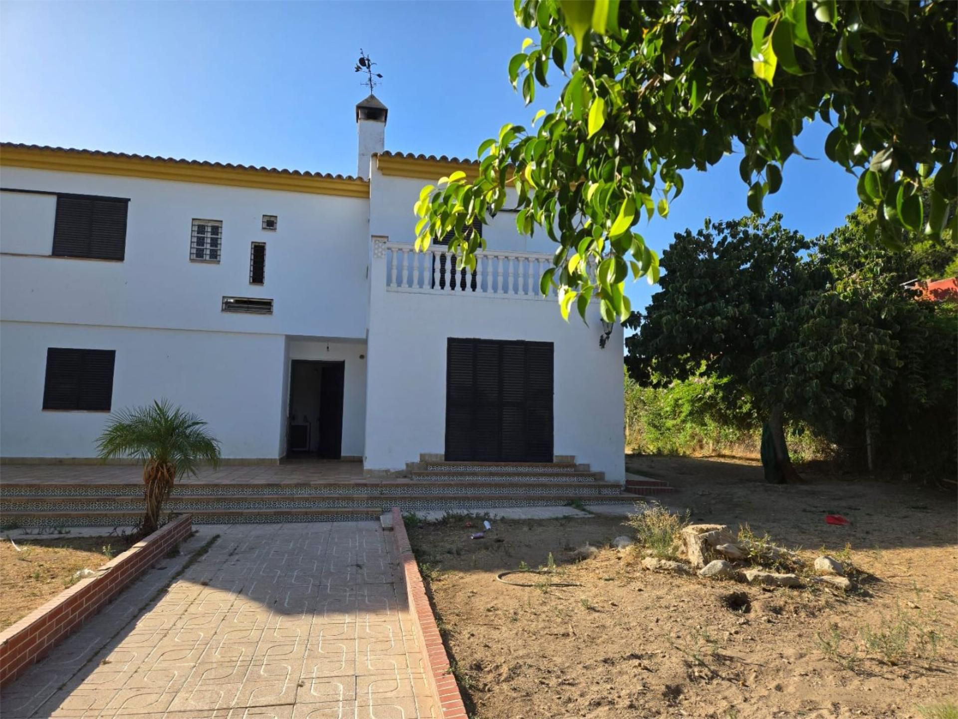 Vista exterior de Casa o xalet en venda en Mairena del Aljarafe amb Aire condicionat, Calefacció i Jardí privat