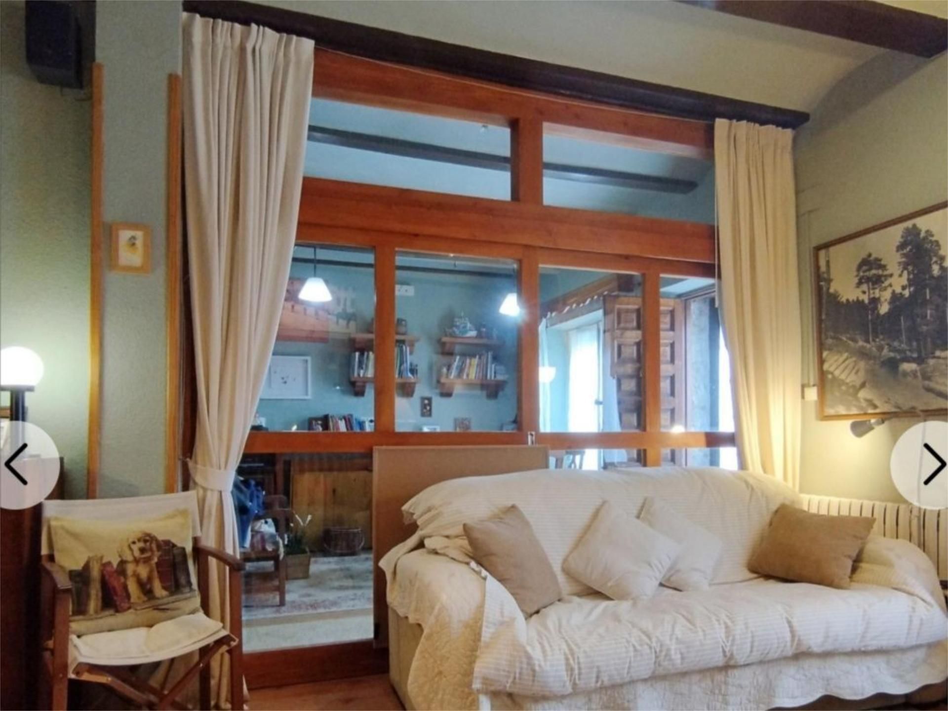 Sala d'estar de Casa adosada en venda en Real Sitio de San Ildefonso amb Calefacció, Terrassa i Traster