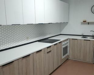 Kitchen of Flat to share in Plasencia  with Air Conditioner