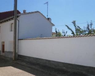 Exterior view of Single-family semi-detached for sale in Santa Cruz de Boedo