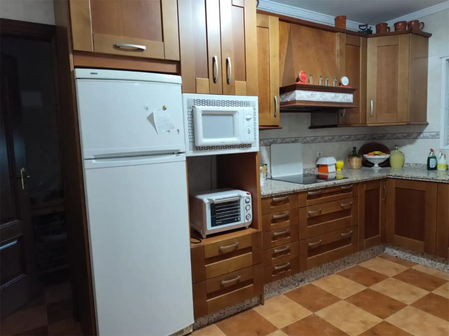 Casa o xalet en venda a Calle Séneca, 32, Écija Cuina de Casa o xalet en venda en Écija amb Jardí privat, Terrassa i Piscina