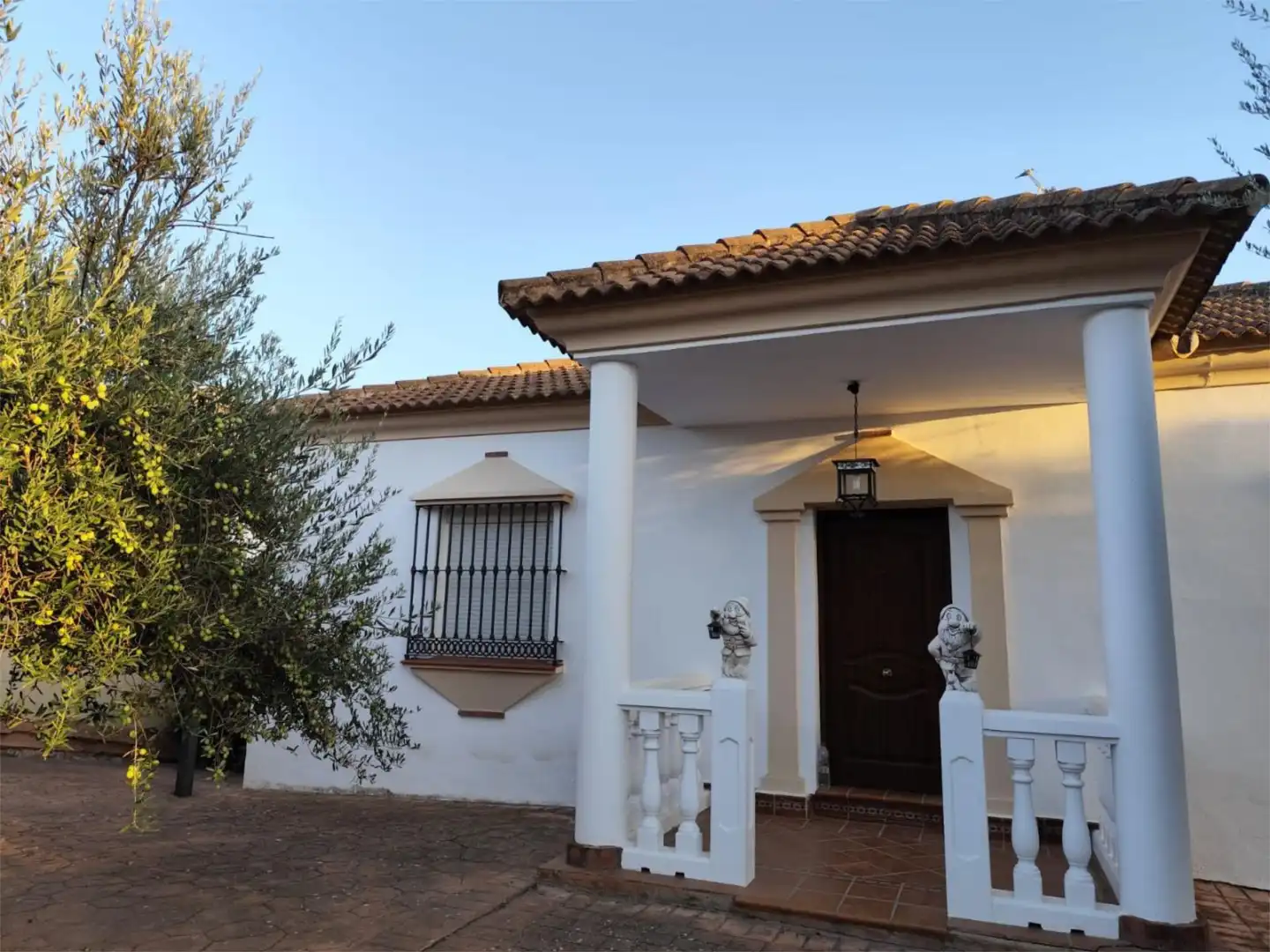 Casa o xalet en venda a Calle Séneca, 32, Écija Vista exterior de Casa o xalet en venda en Écija amb Jardí privat, Terrassa i Piscina