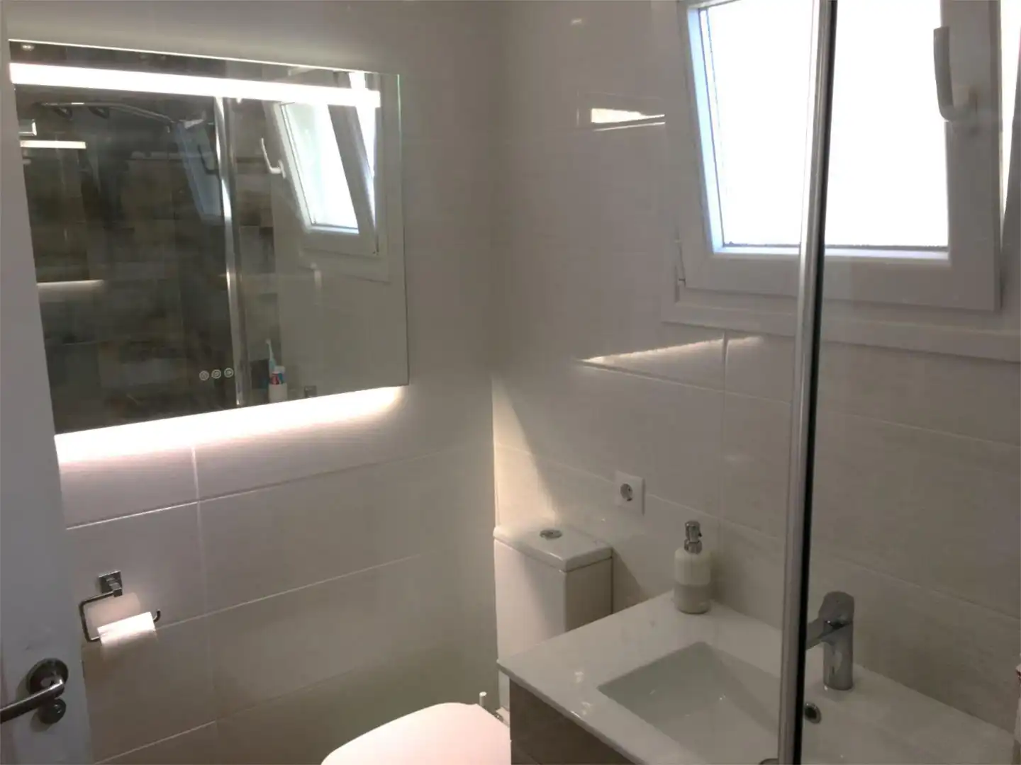 Detached homes for sale in Calle Jardines de España, 21, La Alcaidesa Bathroom of Detached homes for sale in La Alcaidesa with Air Conditioner, Terrace and Swimming Pool