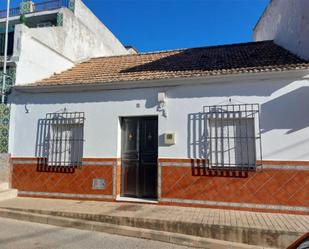 Exterior view of Single-family semi-detached for sale in Villanueva del Río y Minas  with Air Conditioner and Terrace