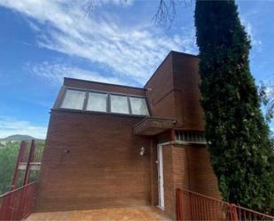 Vista exterior de Casa o xalet de lloguer en Sant Feliu de Codines amb Terrassa i Balcó