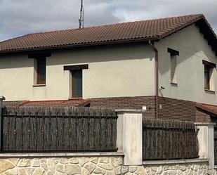 Vista exterior de Casa o xalet en venda en Arcos amb Terrassa