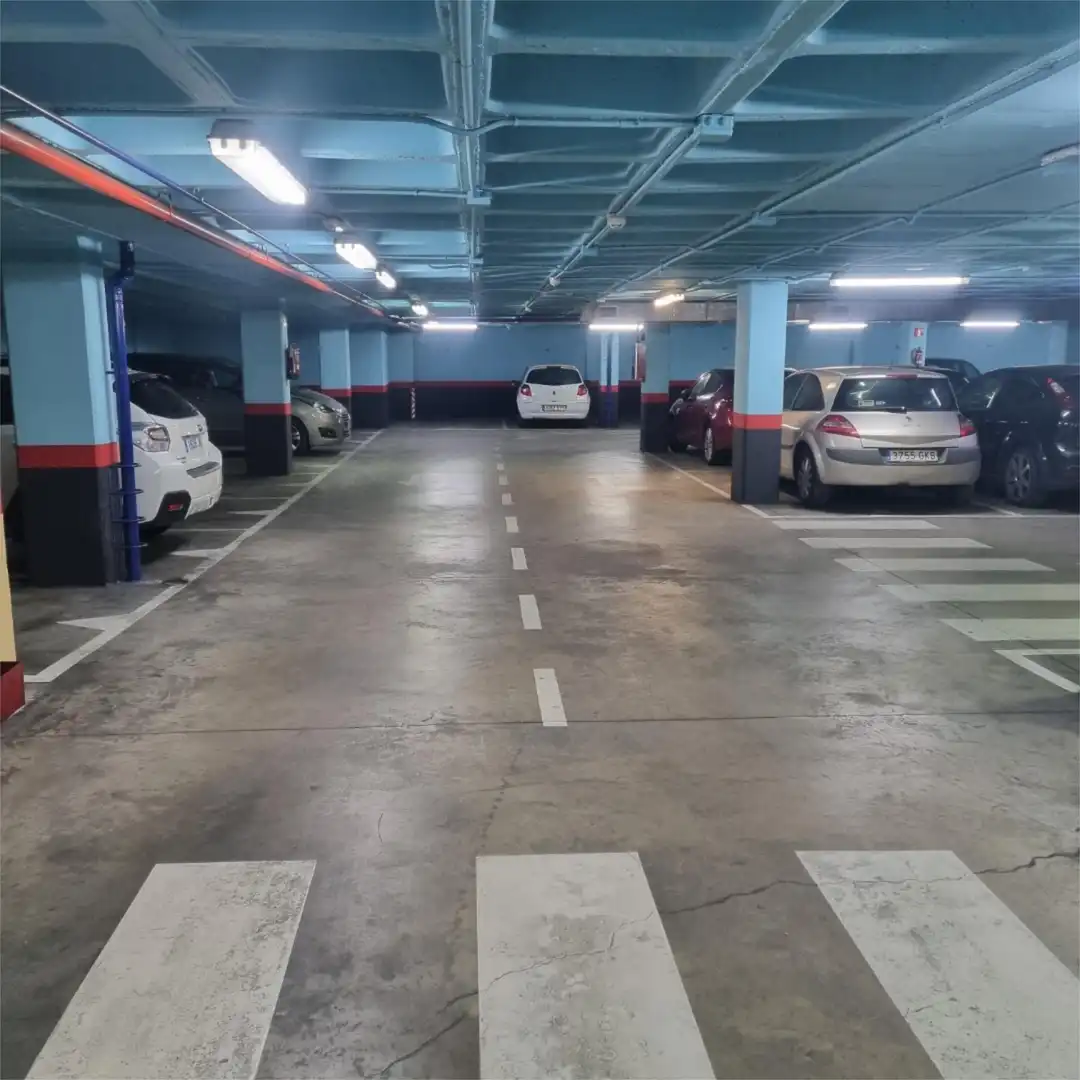 Parkplatz von Garage zur Miete in Madrid