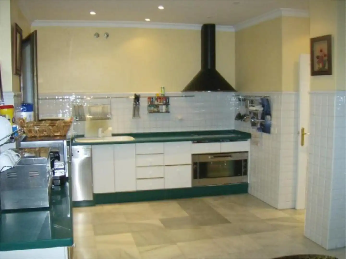 Casa adosada en venta en Calle la Reina, 33, Arcos de la Frontera Cocina de Casa adosada en venta en Arcos de la Frontera con Aire acondicionado, Calefacción y Terraza