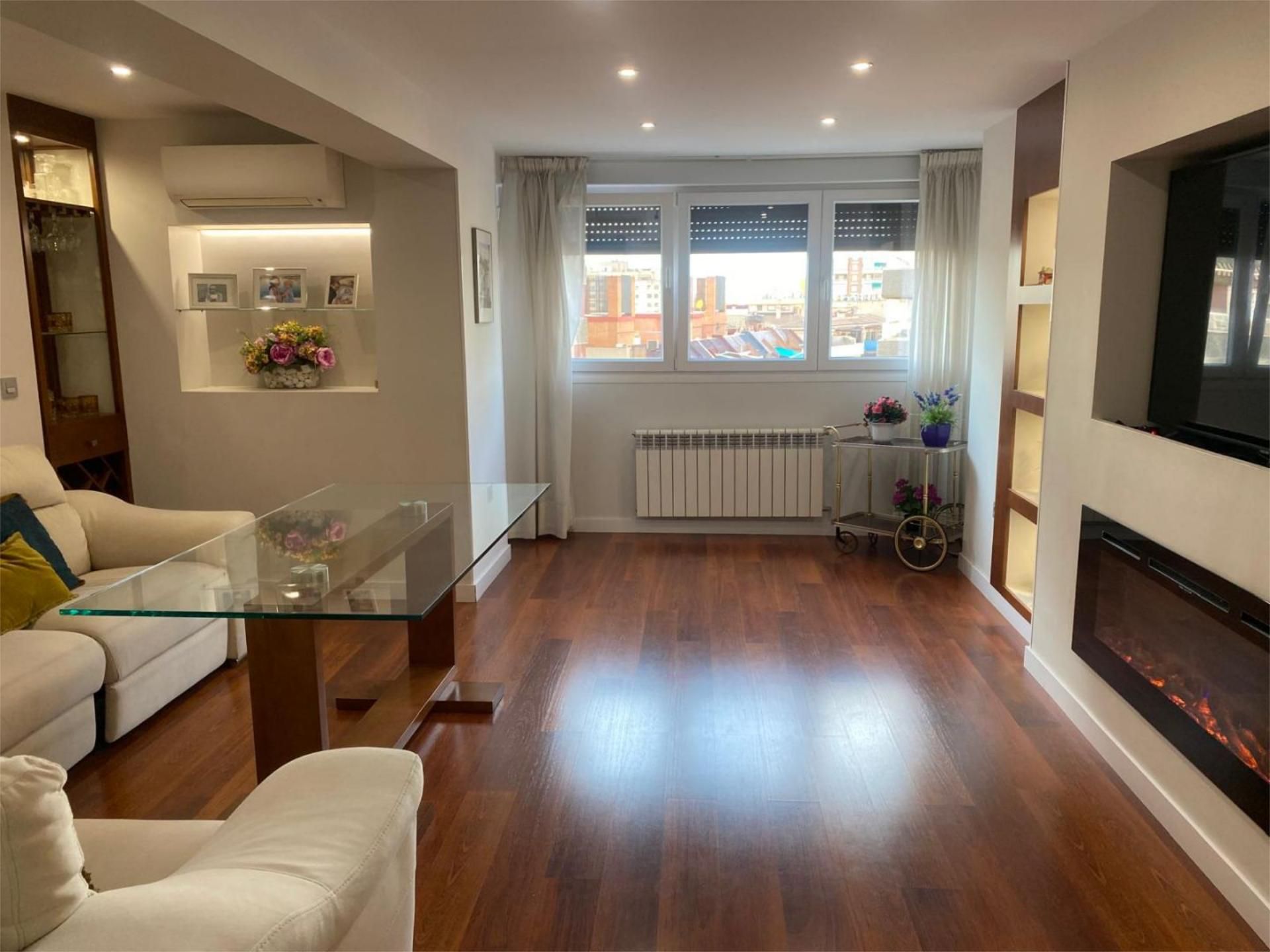 Living room of Flat for sale in  Granada Capital  with Air Conditioner, Terrace and Swimming Pool