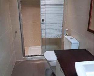 Bathroom of Flat to rent in  Madrid Capital  with Terrace and Swimming Pool