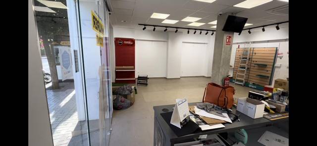 Local comercial en Alquiler en Carretera de la Sierra, 36B en Crta. De la Sierra