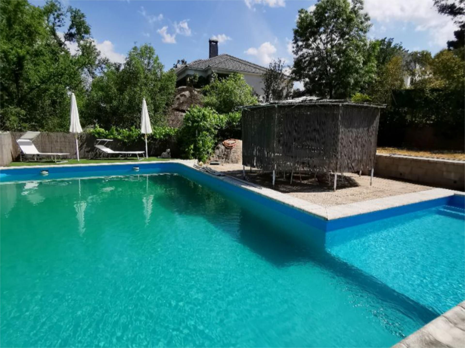 Swimming pool of House or chalet for sale in Navahermosa  with Air Conditioner, Terrace and Swimming Pool