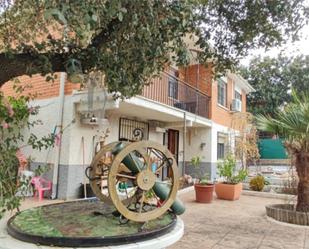 Vista exterior de Casa o xalet en venda en Cardiel de los Montes amb Aire condicionat, Terrassa i Piscina