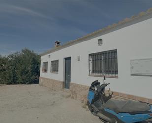 Vista exterior de Casa o xalet en venda en La Rinconada amb Aire condicionat