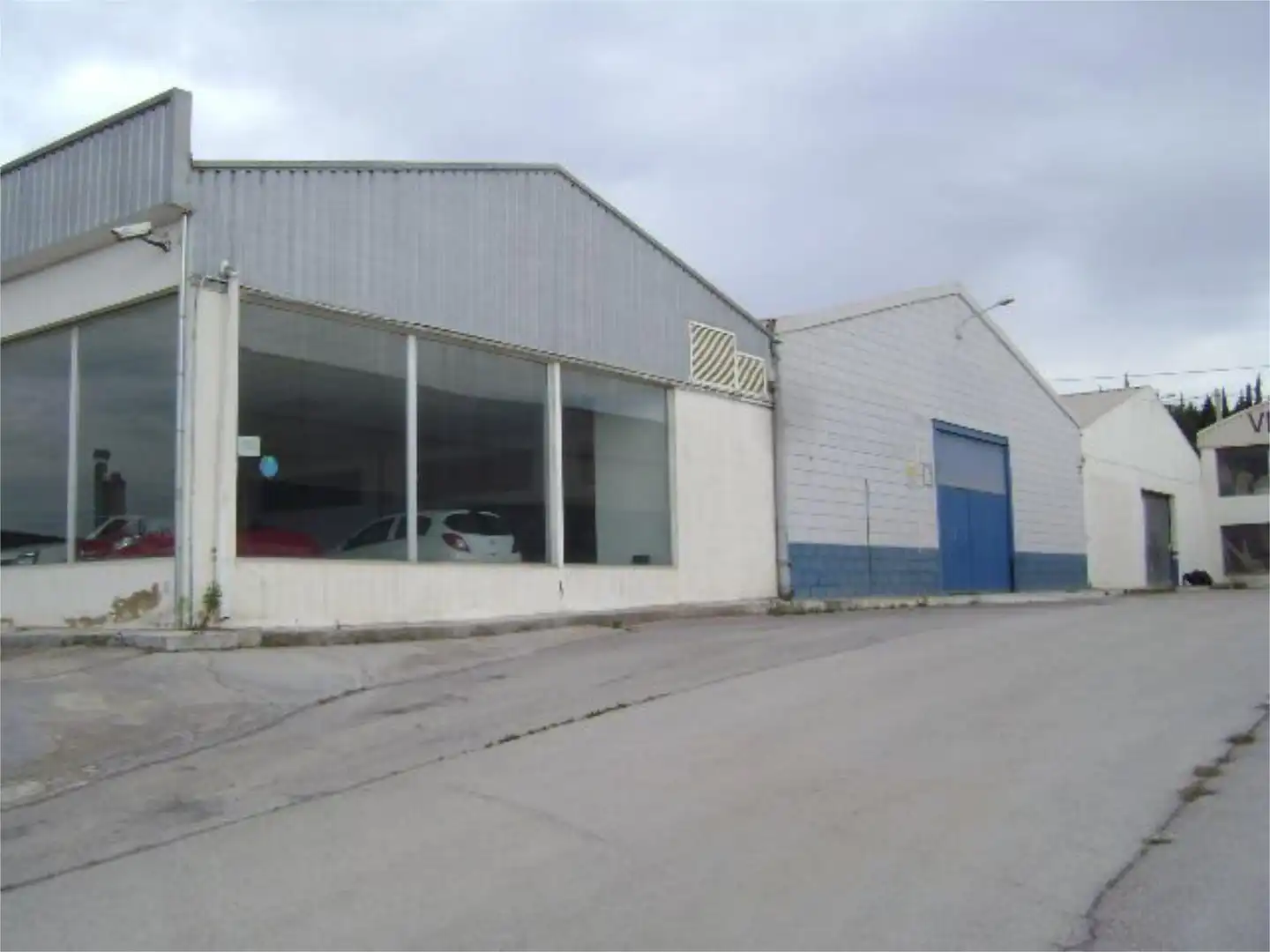 Fabrikhallen zum Verkauf in Carretera Madrid-Valencia, 9, Buñol Außenansicht von Fabrikhallen zum Verkauf in Buñol mit Klimaanlage