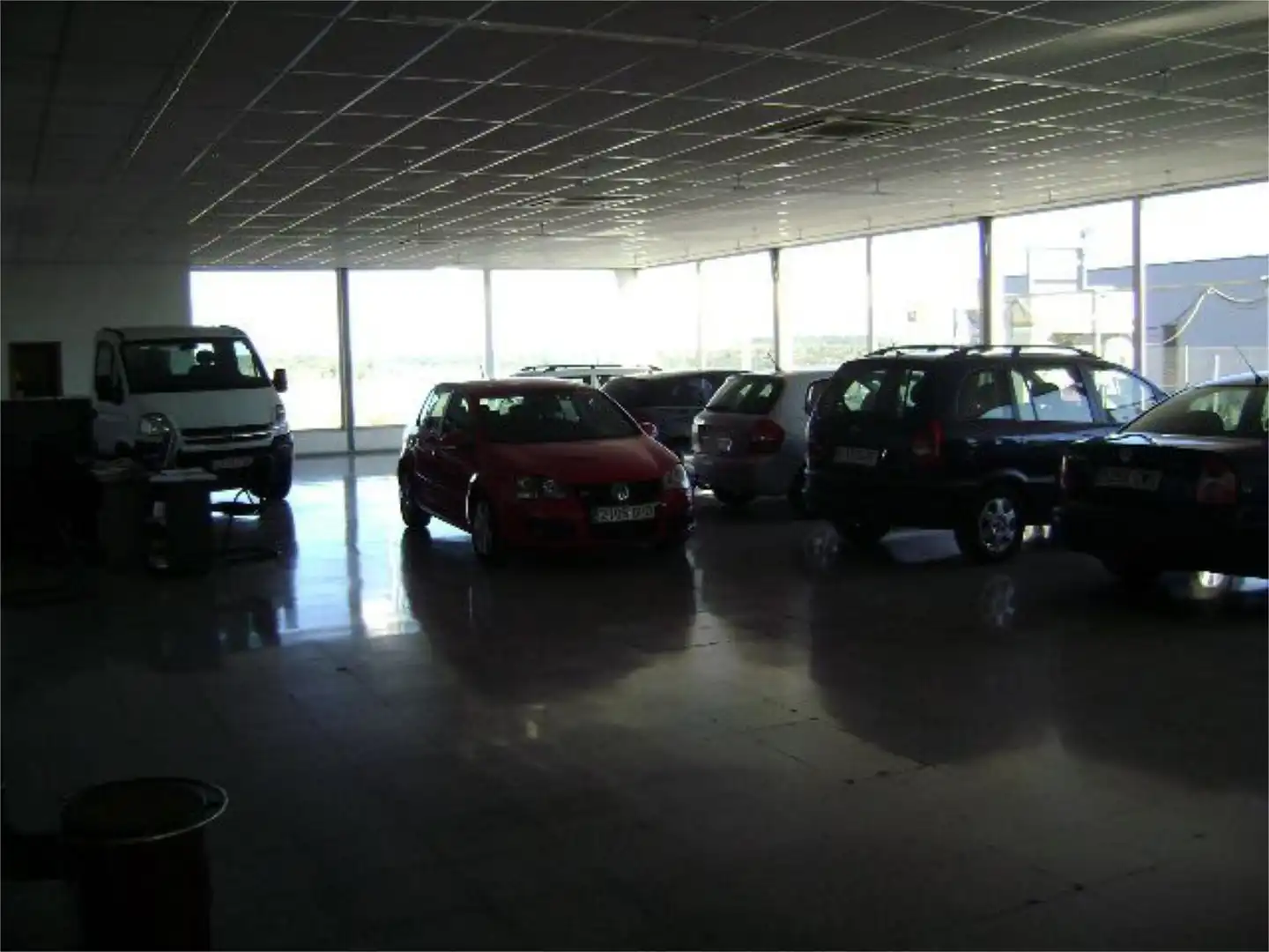 Fabrikhallen zum Verkauf in Carretera Madrid-Valencia, 9, Buñol Parkplatz von Fabrikhallen zum Verkauf in Buñol mit Klimaanlage