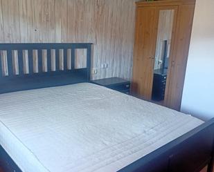 Bedroom of Flat to rent in Campdevànol  with Air Conditioner