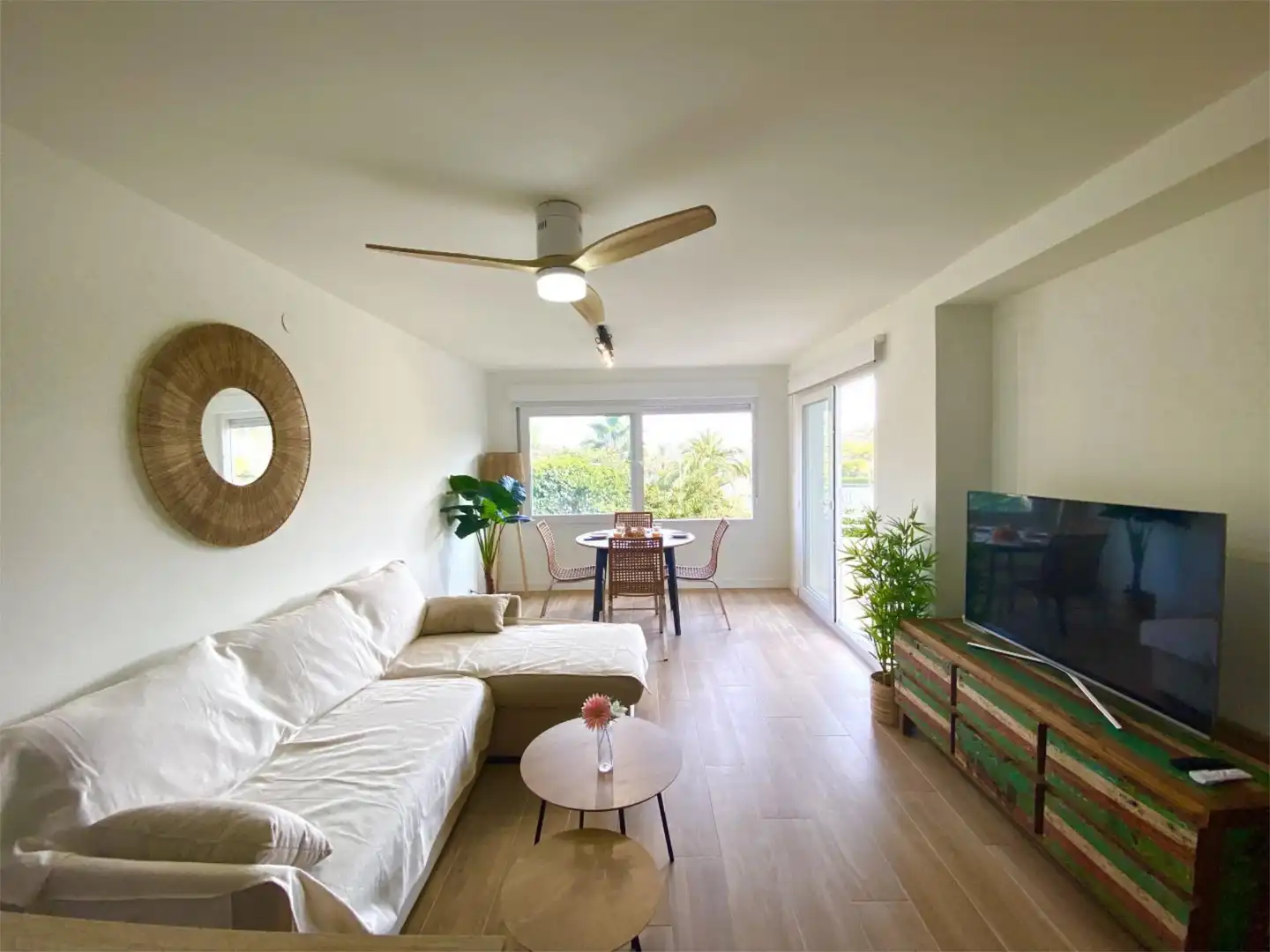 Living room of Flat for sale in Villajoyosa / La Vila Joiosa  with Heating, Private garden and Parquet flooring