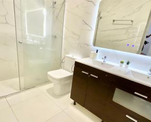 Bathroom of Flat to share in  Murcia Capital  with Air Conditioner