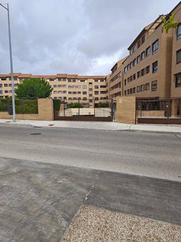 Garaje en Alquiler en Avenida del Arroyo Juncal, 7 en La Dehesa - El Pinar